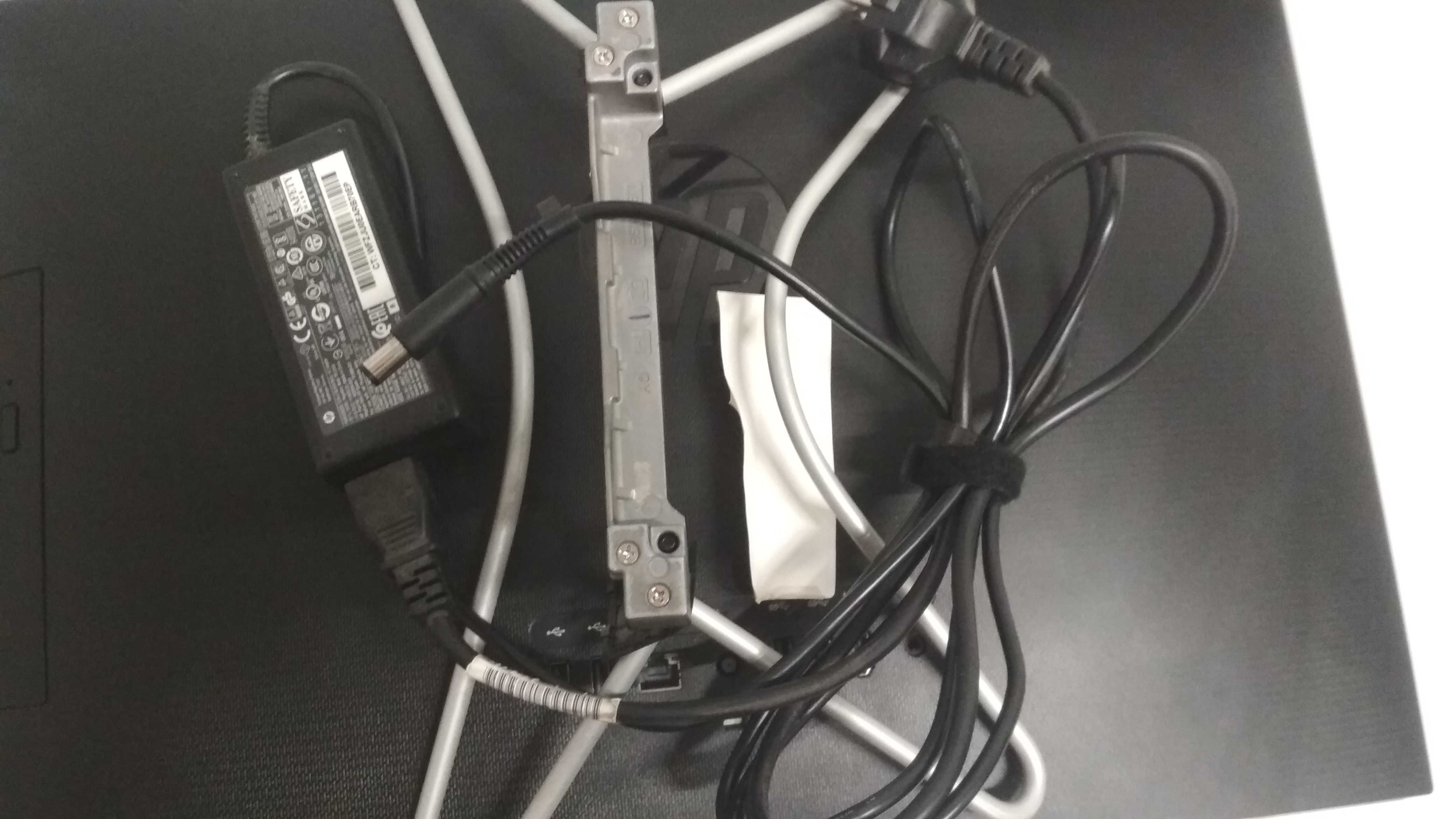 Komputer HP 200AiO G3 (3VA74EA) uszkodzony