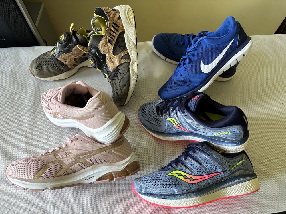Кросівки 42 бігові asics nike