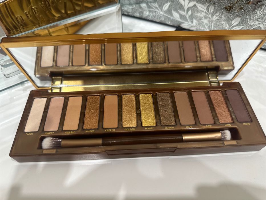 Urban Decay Honey - paleta cieni