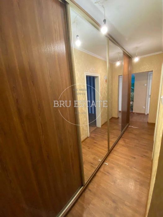 Продам 2к квартиру на Позняках Драгоманова Дарницький Осокорки