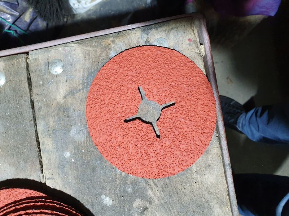 Tarcze do szlifowania (krążek fibrowy ) cubitron p36+987C.3m