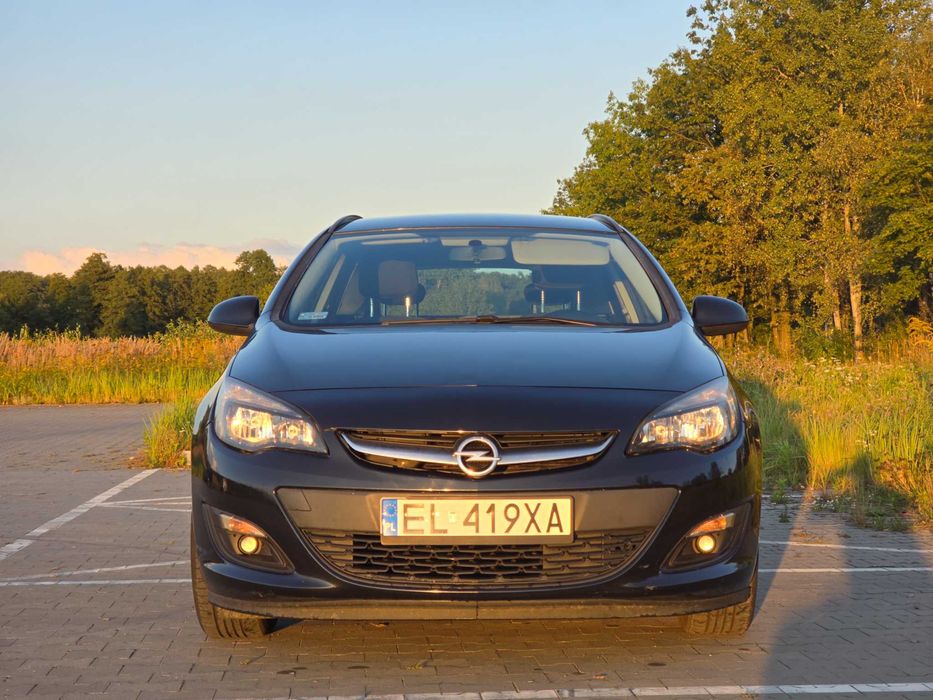 Opel Astra J Sport Tourer 2013 1.7 131 km 166.000