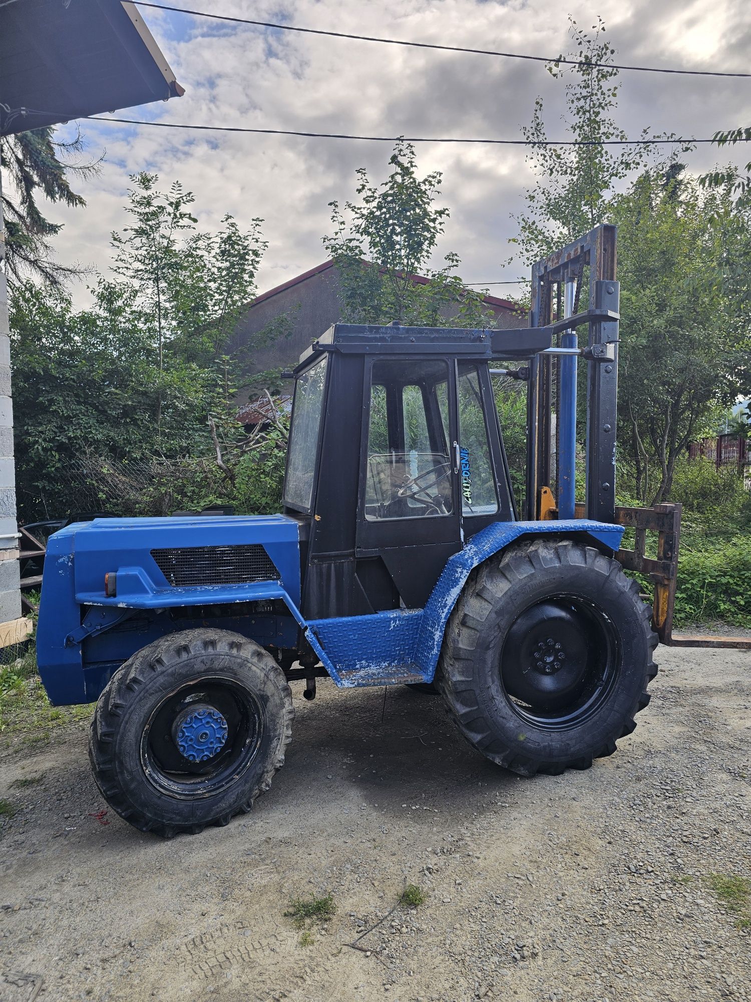 Wózek widłowy 4x4 terenowy omfort