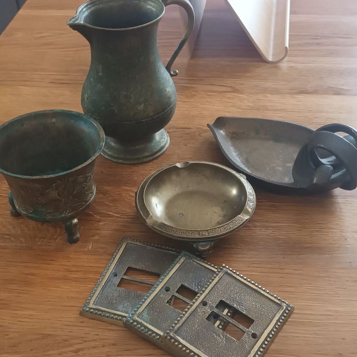 Stare naczynie z mosiądzu