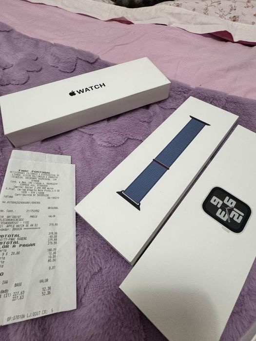 Relógio Apple digital como novo