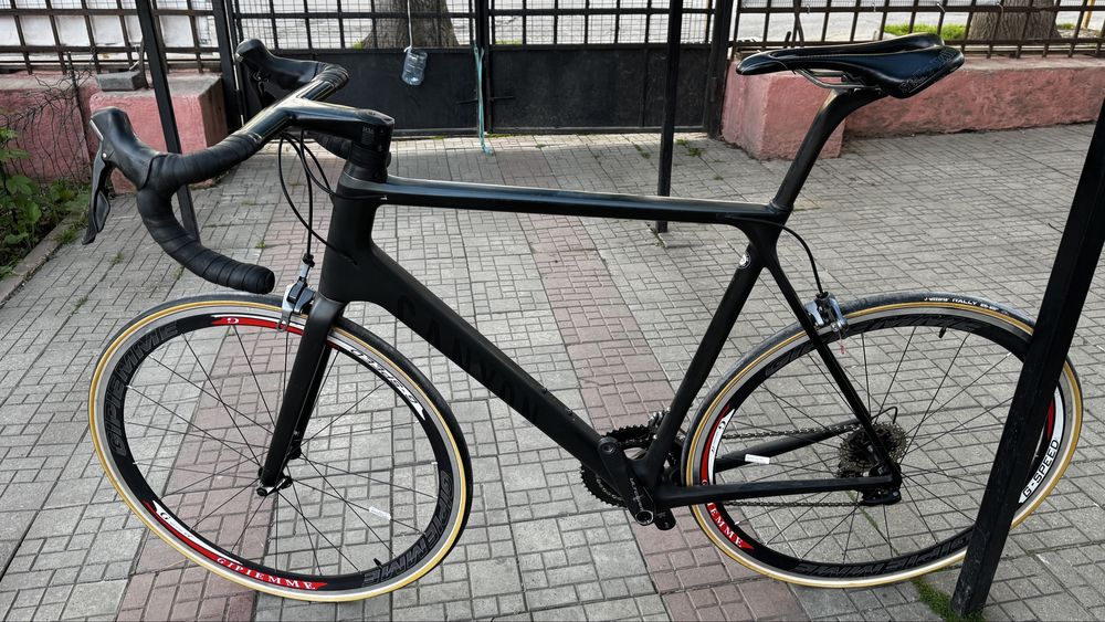 Велосипед -  Canyon Ultimate CF SLX