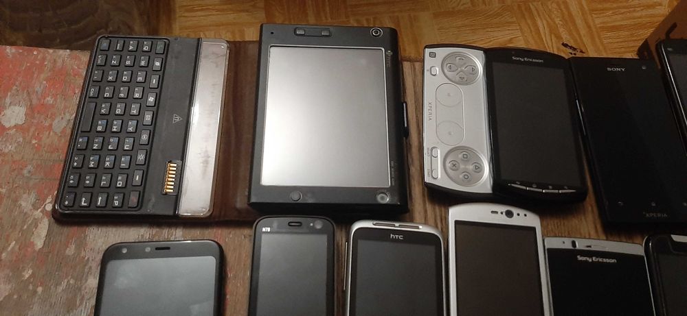 разные мобилки сони нокия соони сониэриксан ленова блакбери дуги хтц