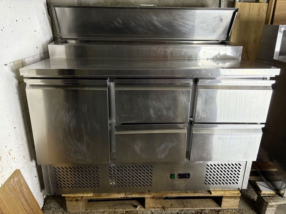 Stół chłodniczy z nadstawką