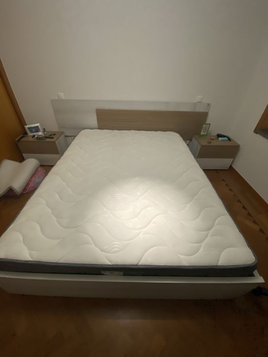 Cama casal (150 x 190cm) com gaveta e cabeceira