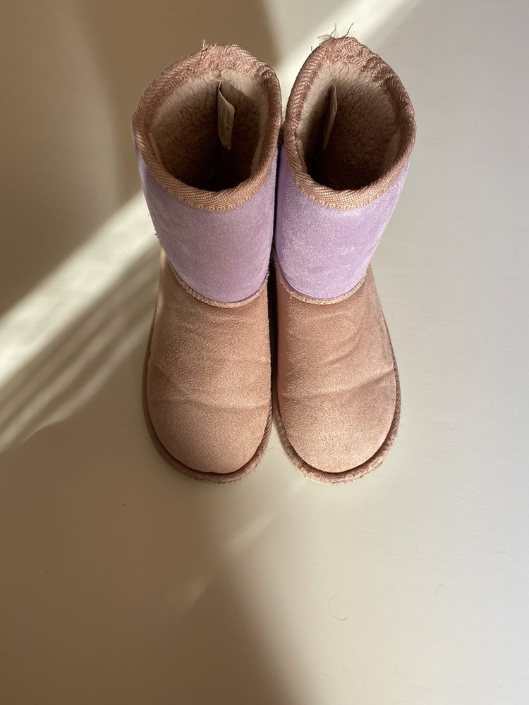 Botas forradas com pelo, tamanho 32