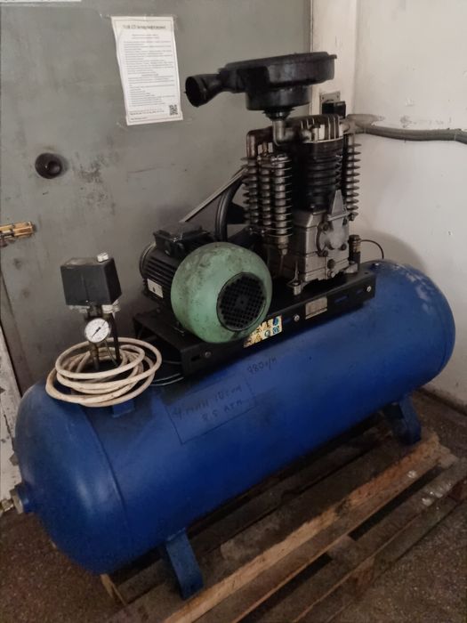 Продам компрессор в хорошем состоянии
