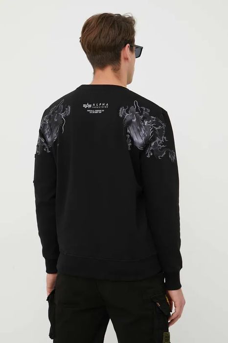Bluza czarna z nadrukiem logo Alpha Industries S