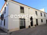Moradia T5 com Logradouro e Garagem no Centro de Verride