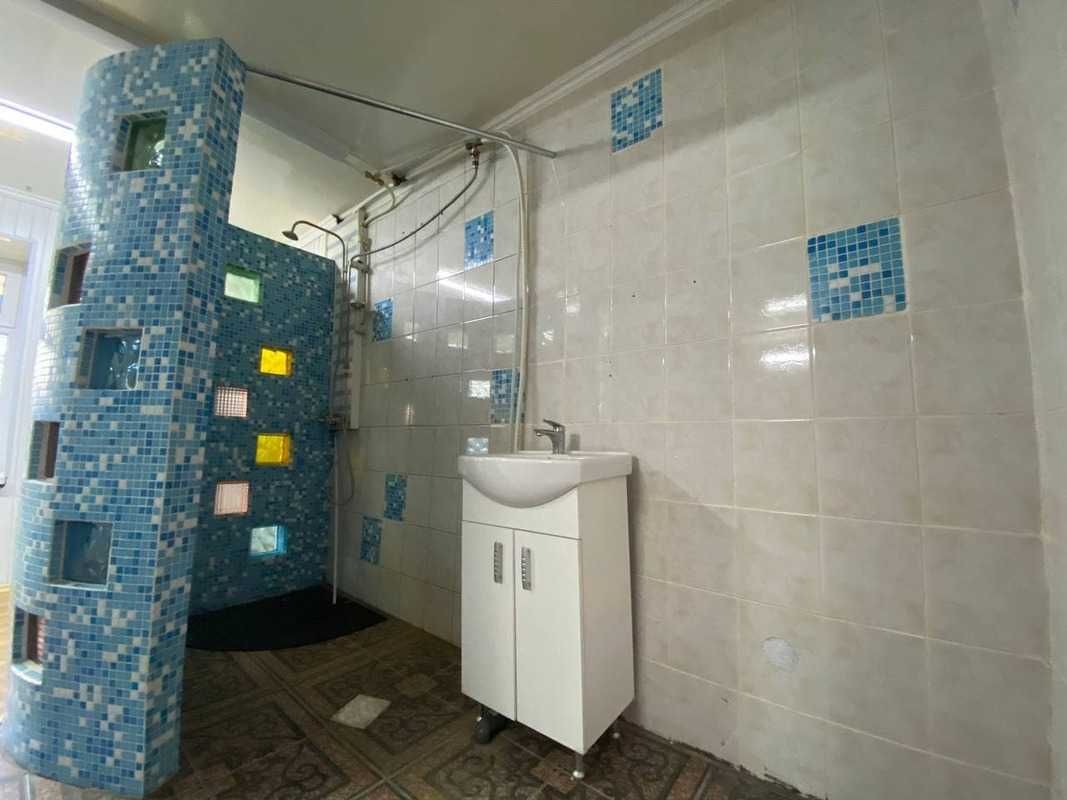 Продаж комерціного приміщення 234м2, район: ДНС
