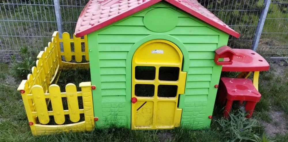 Domek dla dziecka, z płotkiem,stolikiem.Dzień Dziecka/Prezent/Używany