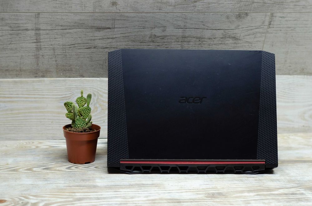 Acer NItro V AN515-54 i5-9300H/DDR4 16Gb/GTX1650 4Gb/SSD 240Gb+HDD 2Tb
