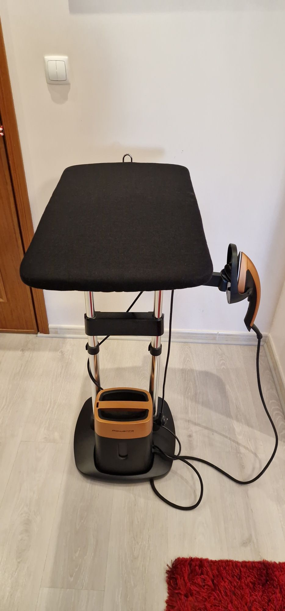 Ferro vertical a vapor Rowenta