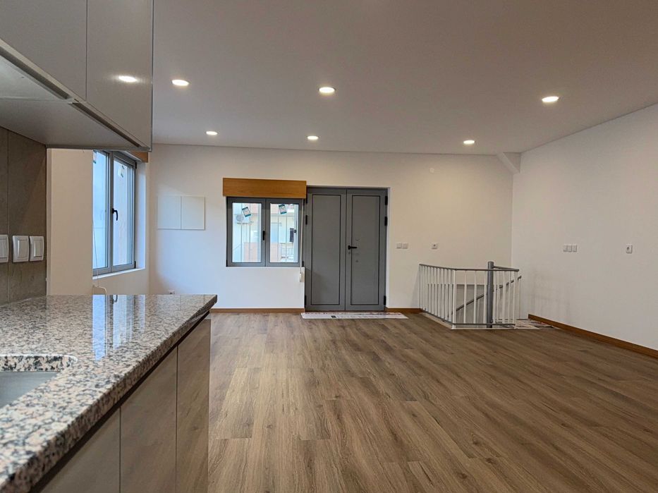 Apartamento 80 m² – Entrada Independente – Entroncamento