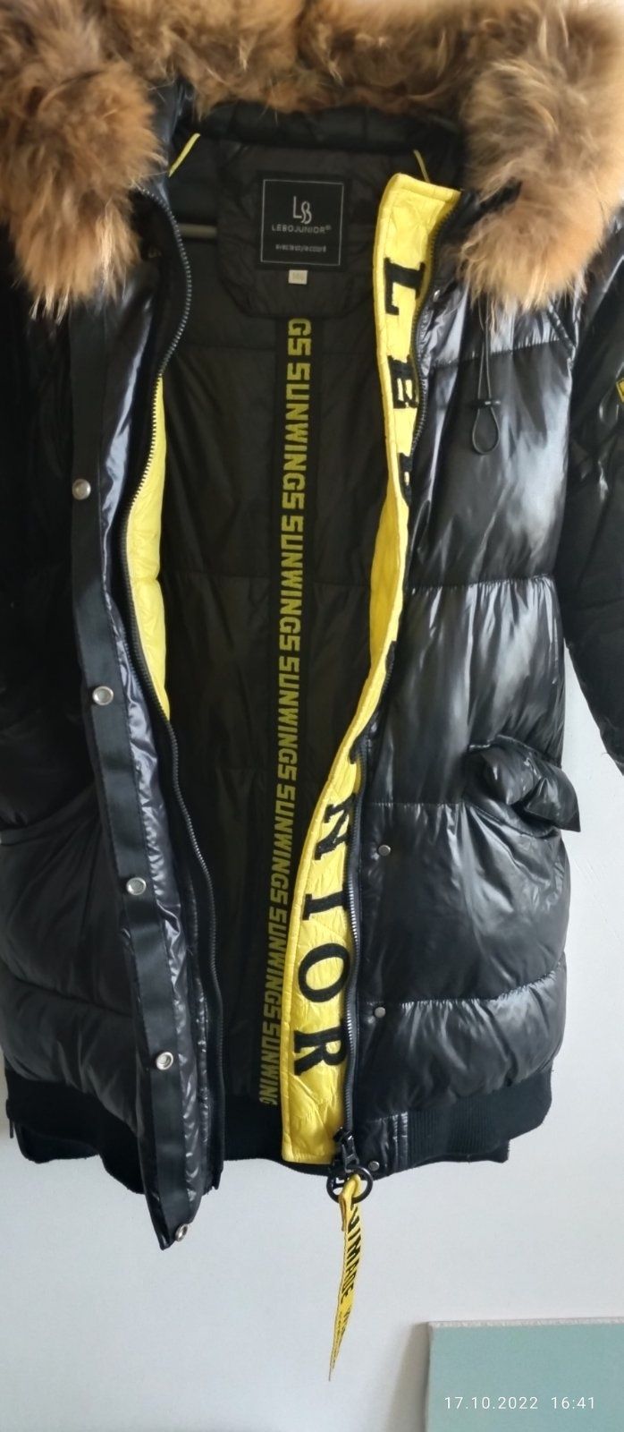 Фирменная куртка состояние новой покупалась за 2950 грн