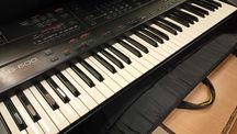Syntezator ROLAND G600 +pokrowiec -Komis MADEJ Dębica