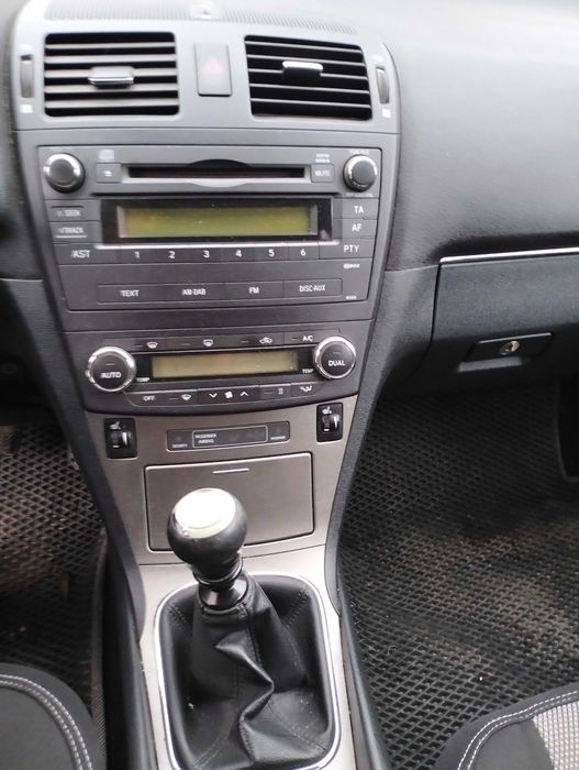 продам Тойота Авенсіс 2,0 D універсал  2010р