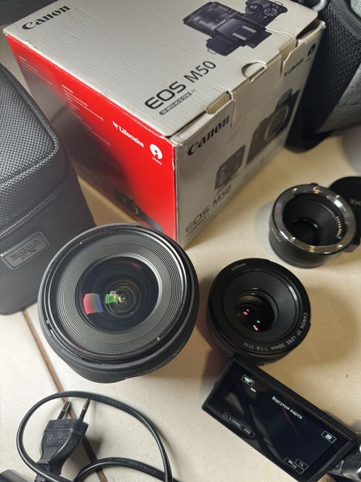 Canon m 50 + 3 обєктива sigma 10-20mm canon 50mm canon 75-300