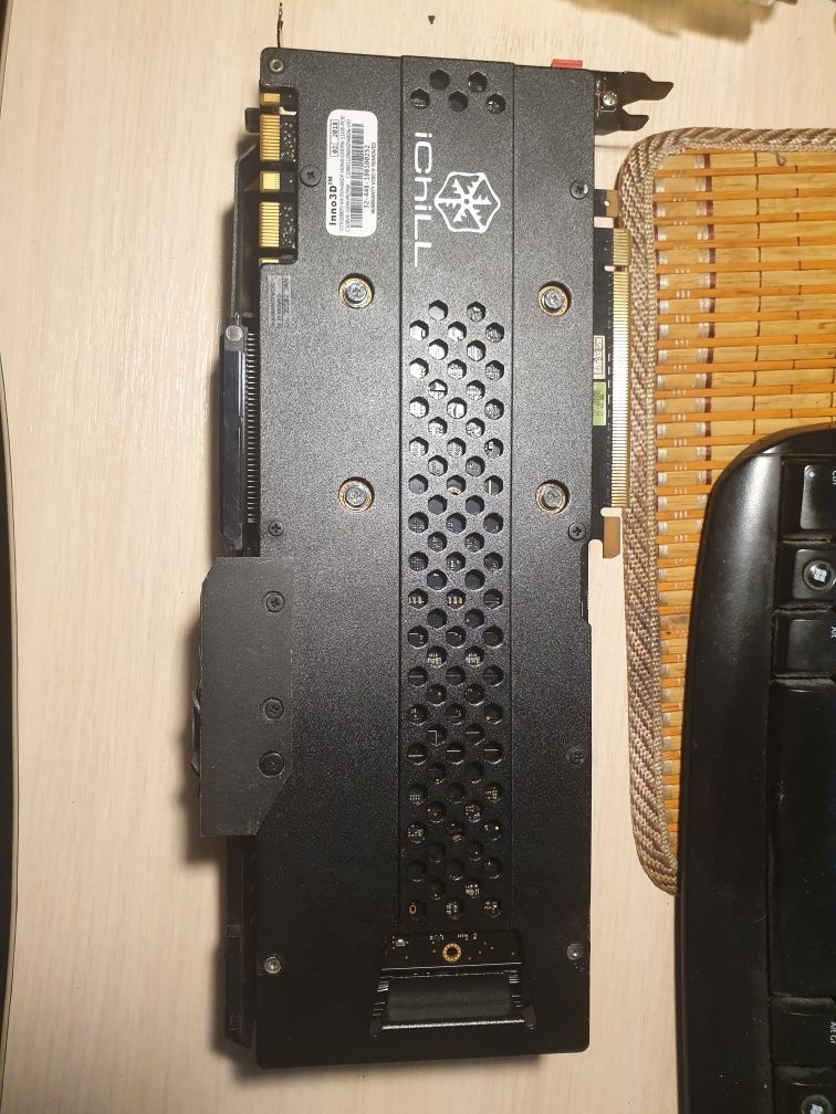 NVIDIA GeForce GTX 1080 Ti 11GB (не рабочая)