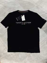 Czarny t-shirt Tommy Hilfiger EST. Rozmiar L