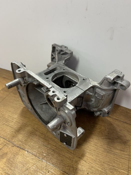 Картер у комплекті Husqvarna 545RX    новий  5886763-01