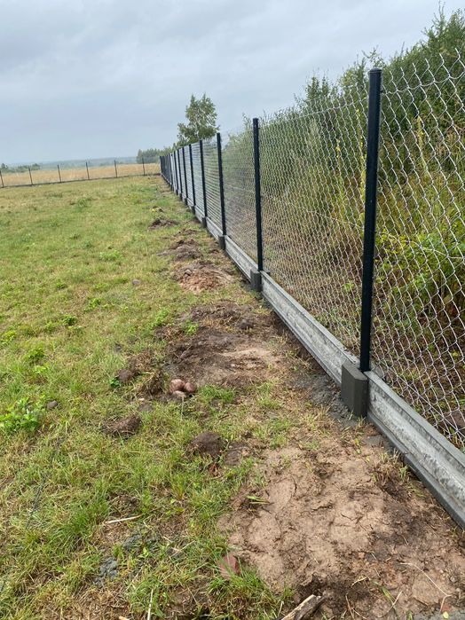 Montaż ogrodzeń panelowych oraz siatki ogrodzeniowej