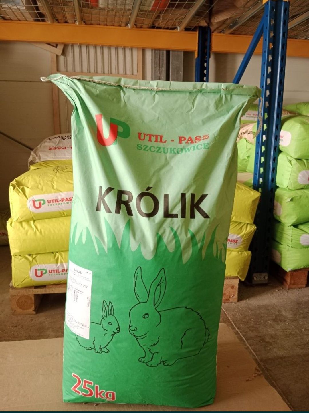 Pokarm pasza pełnoporcyjna dla królików królik matka karmiąca i młode