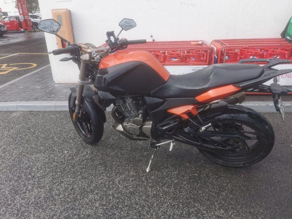 Motocicleta zotes 250 CC