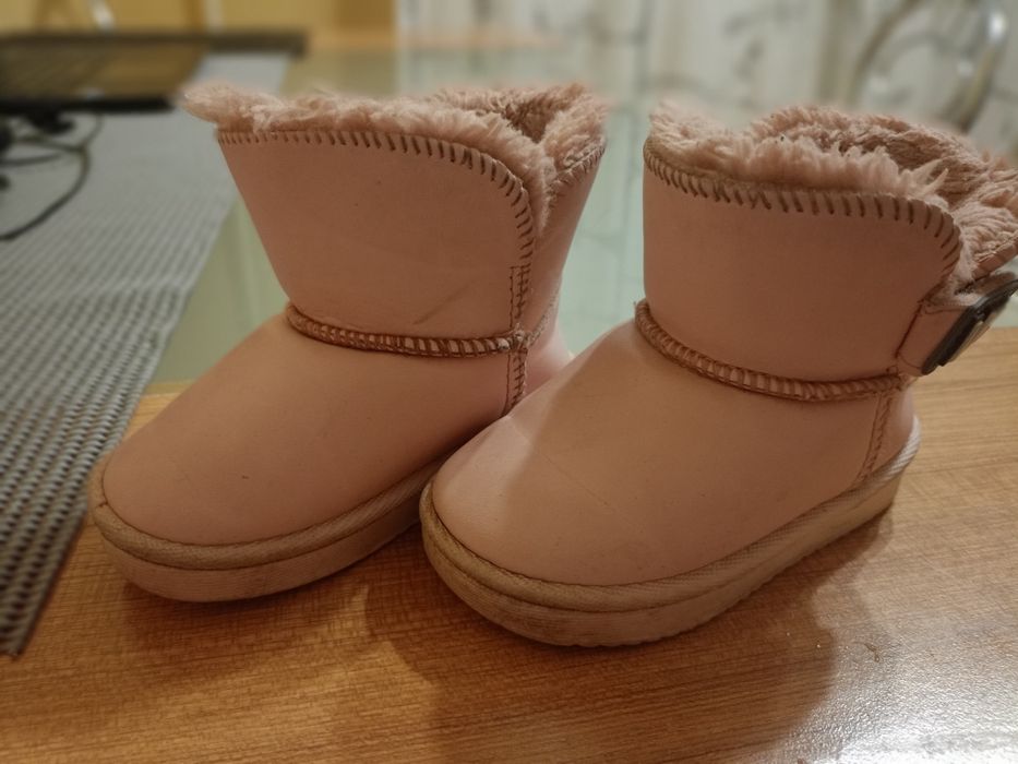 Взуття зимове на дівчинку