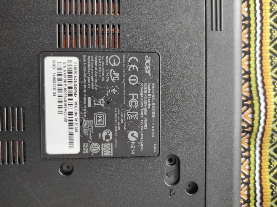Acer e1-572g 15.6"/i3-4010u/8gb/256gb/radeon hd8670m/DVD