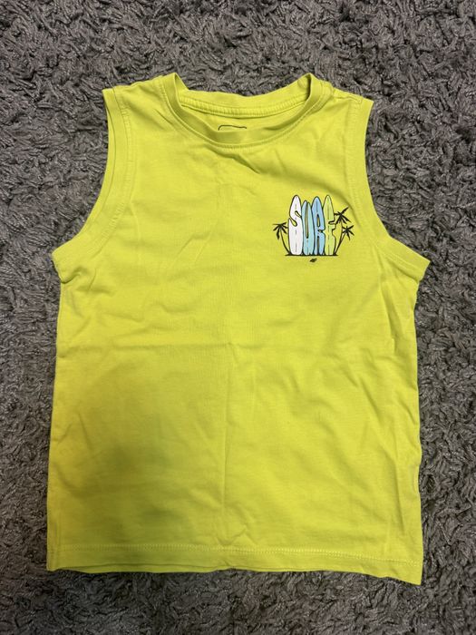 Продам футболку на девочку рост 128