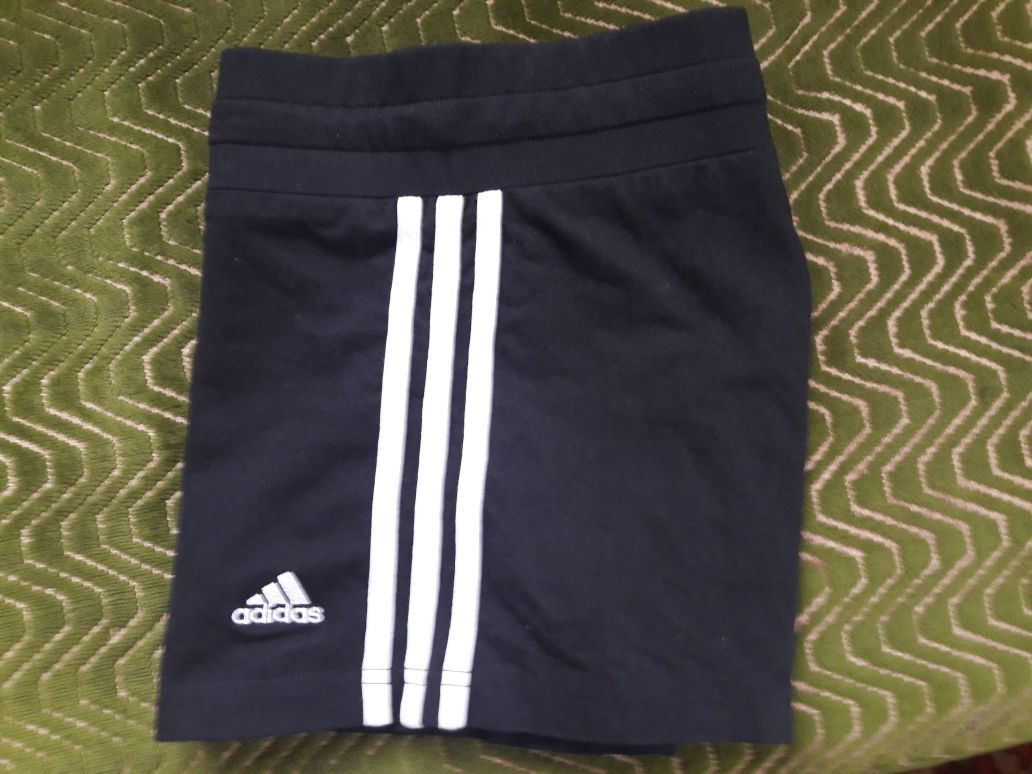 Шорты Adidas essential 100% оригинал.  Новые.