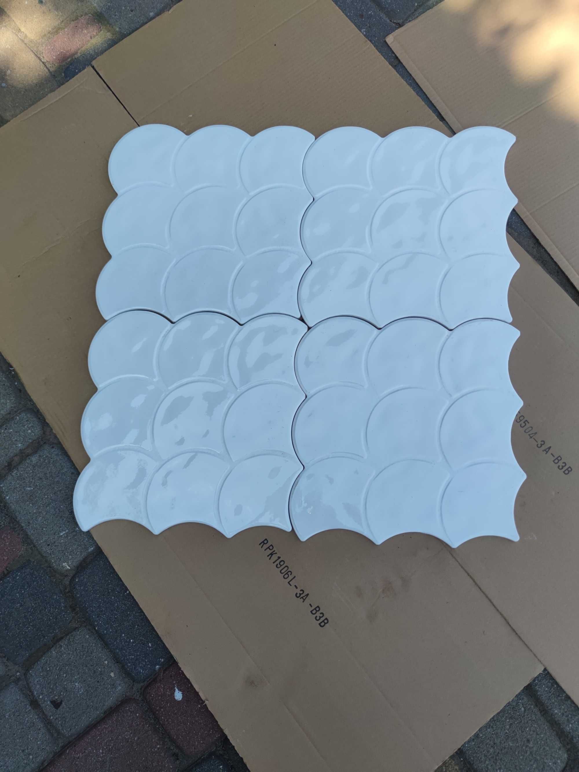 Płytki Scale Gloss White
