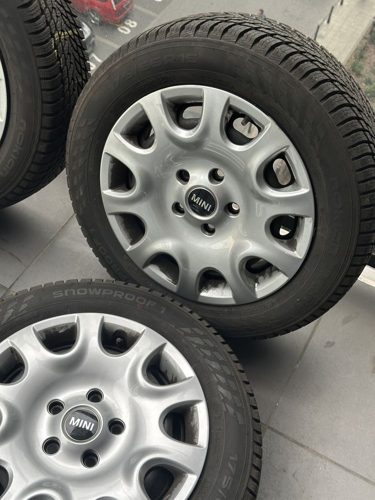 Komplet 4 kół zimowych z felgami stalowymi | 175/65 R15