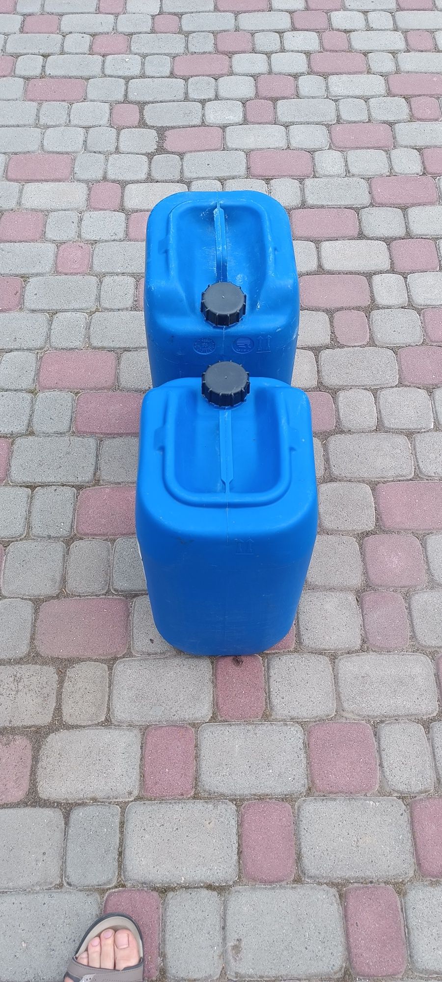 Пластикові каністри 30л