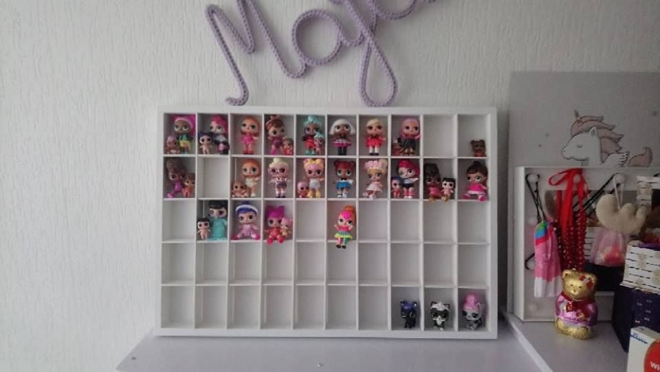 Półka na 50 figurek/ laleczek