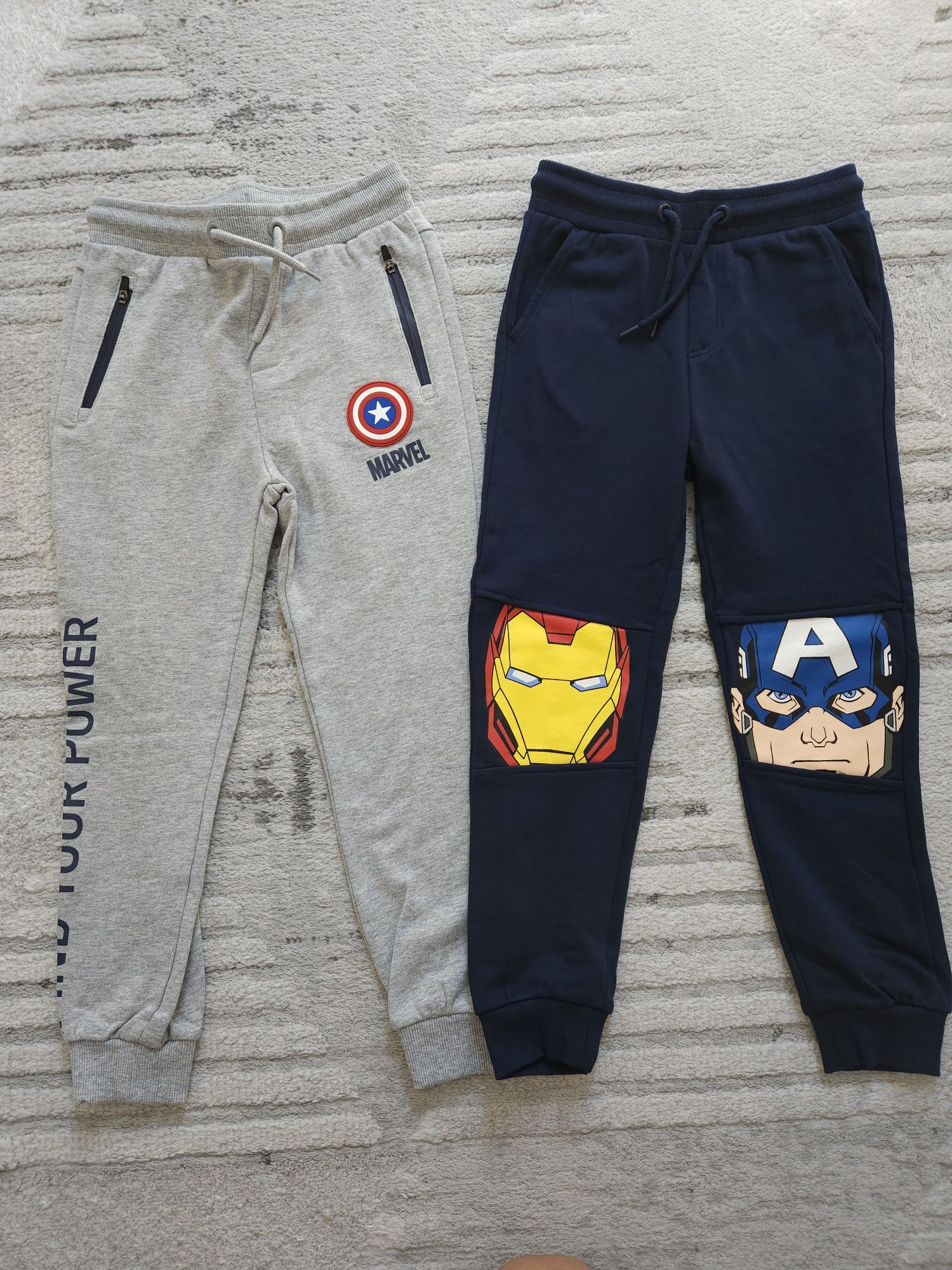 2 szt spodnie dresowe cool club 128 Avengers bez ocieplenia