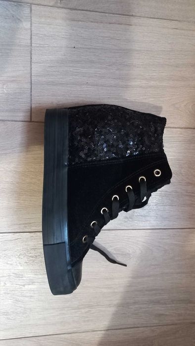 Кеди на підвищенні