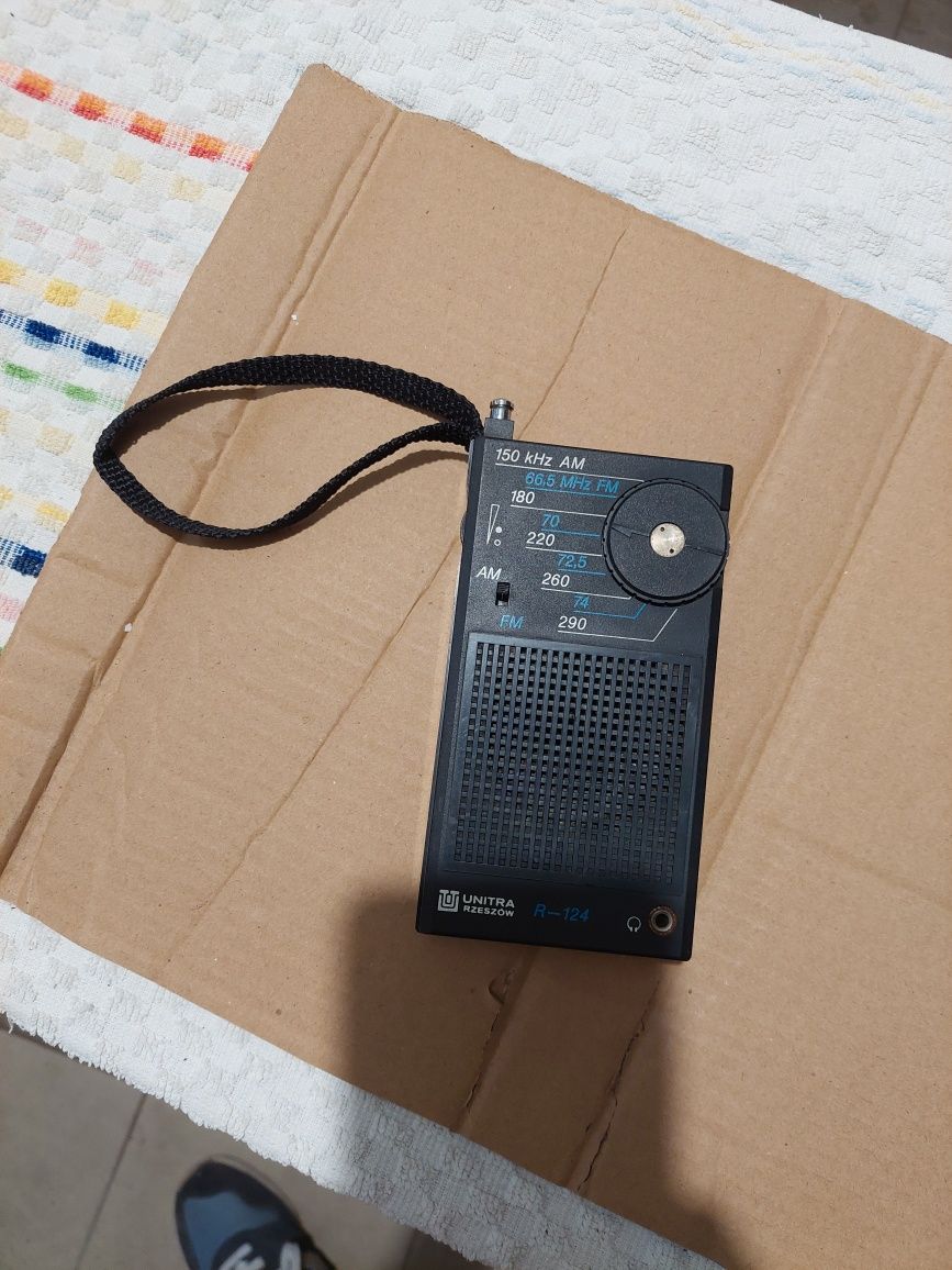 Radio unitra r-124