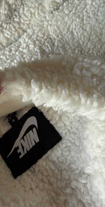 Nowe kurtka Nike Nocta