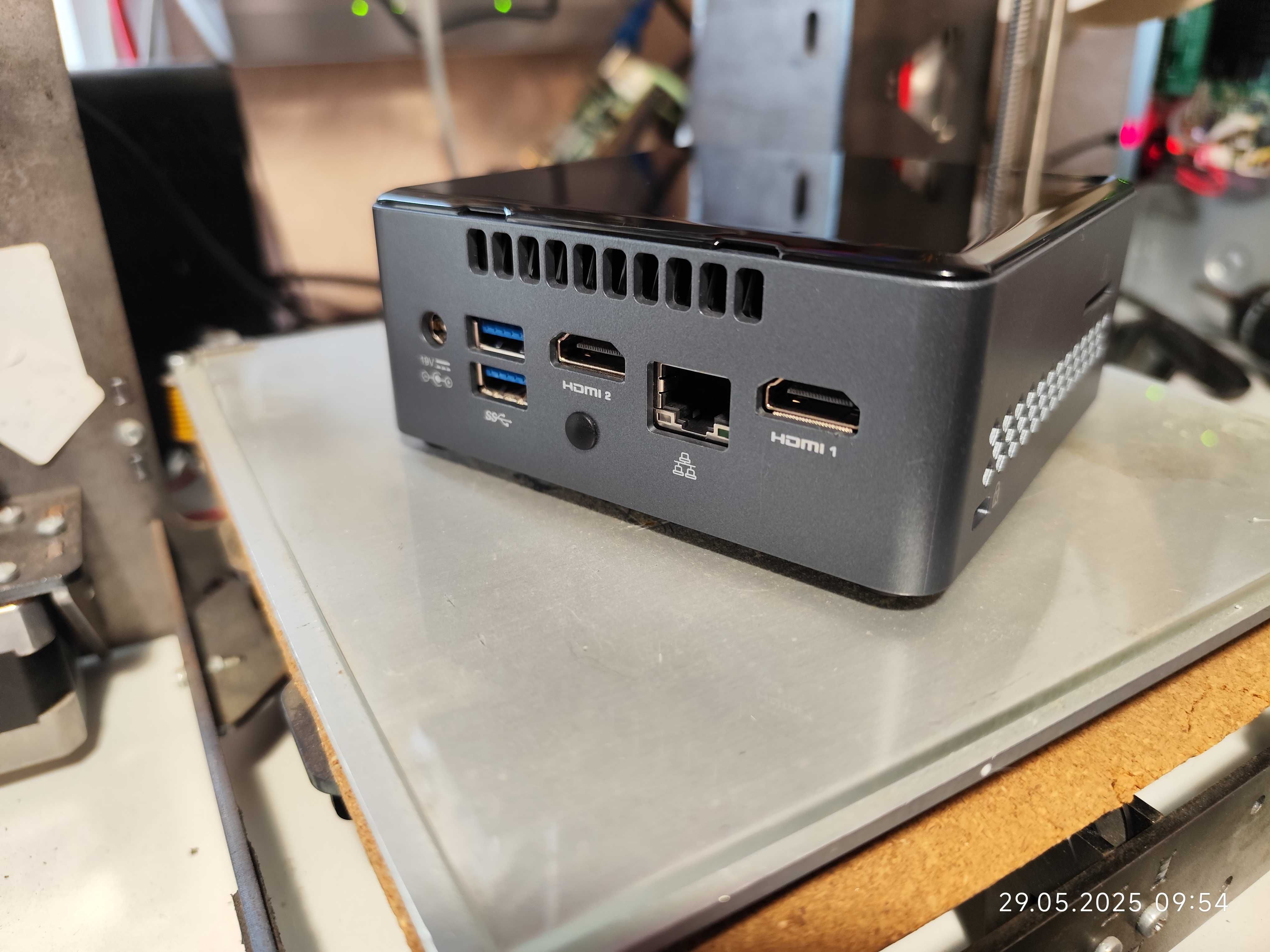 Intel NUC7CJYHN2 Celeron j4005 2/2 2.7GHz ddr4x2 + sata + wifiac + bt5