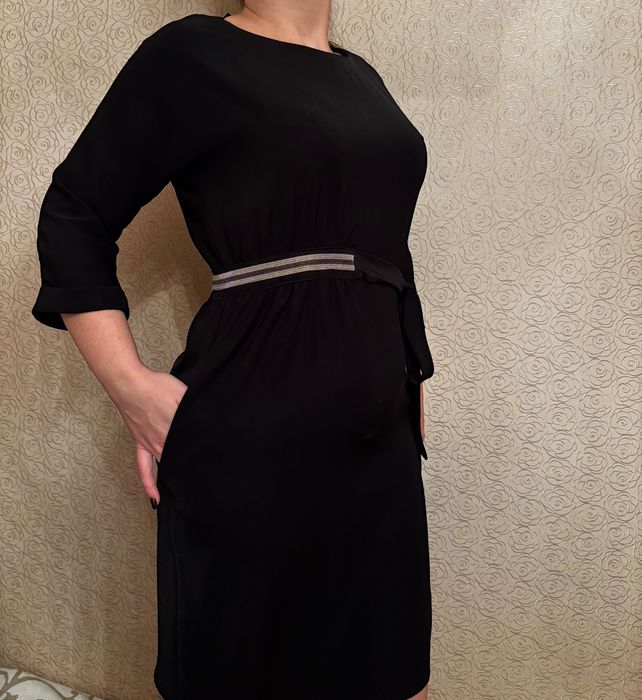 Чорна елегантна сукня