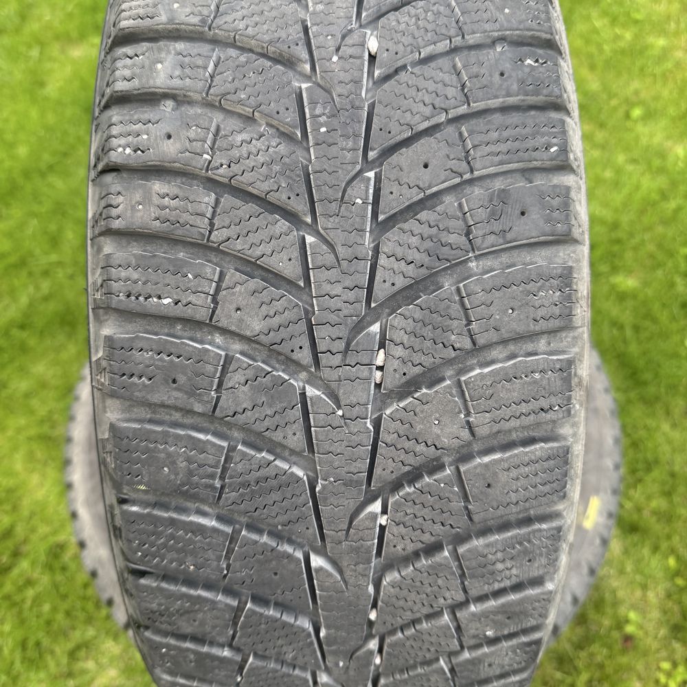 Резина зимняя Laufenn i FIT Ice LW71 215 55 R17