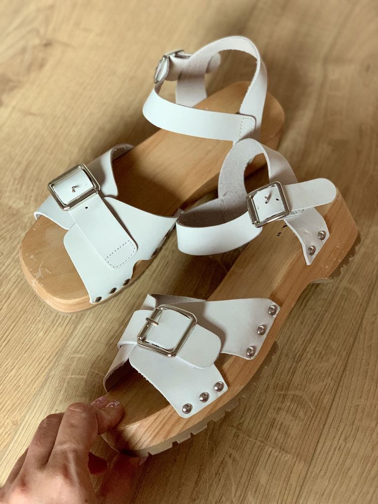 Zara drewniaki drewniane sandały