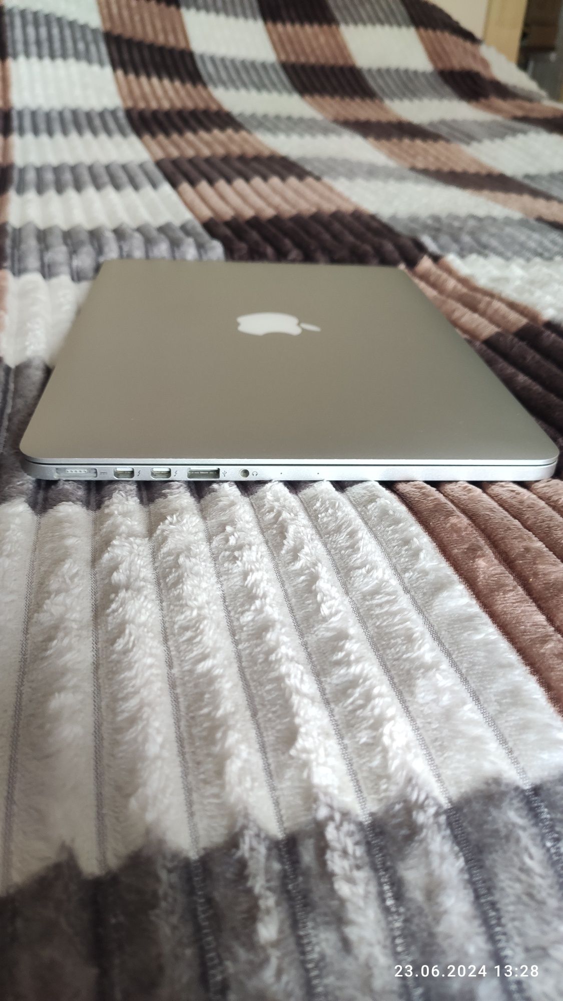 Продам Macbook pro A1502 2015