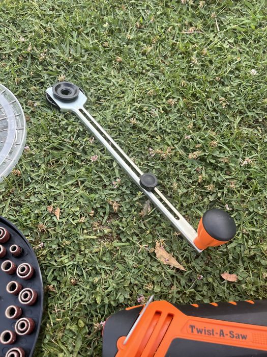⸻  Multiferramenta Elétrica Twist-A-Saw – Como Nova!